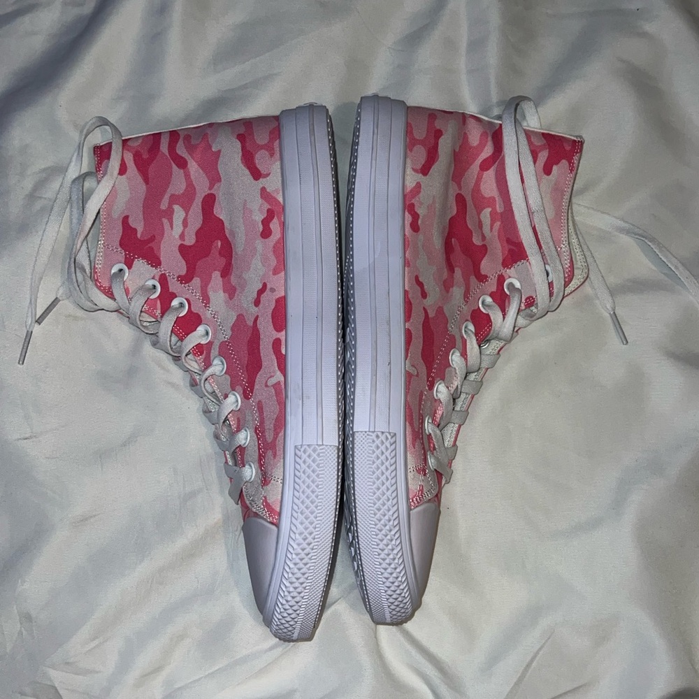 RAAD high top Pink unisex  size 12 brand new never been worn